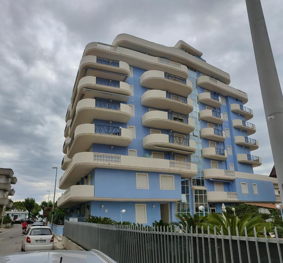 Ferienwohnung Riccio Blu Pochi Passi Dal Mare Alba Adriatica Exterior foto