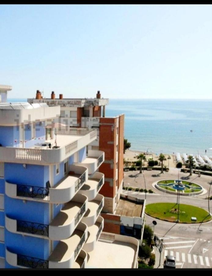 Ferienwohnung Riccio Blu Pochi Passi Dal Mare Alba Adriatica Exterior foto